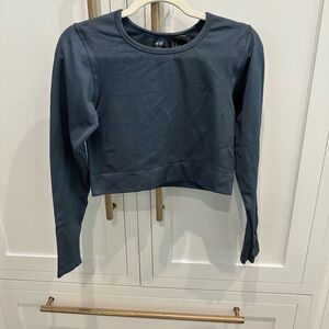 H&M Blue Cropped Long Sleeve Athletic Top